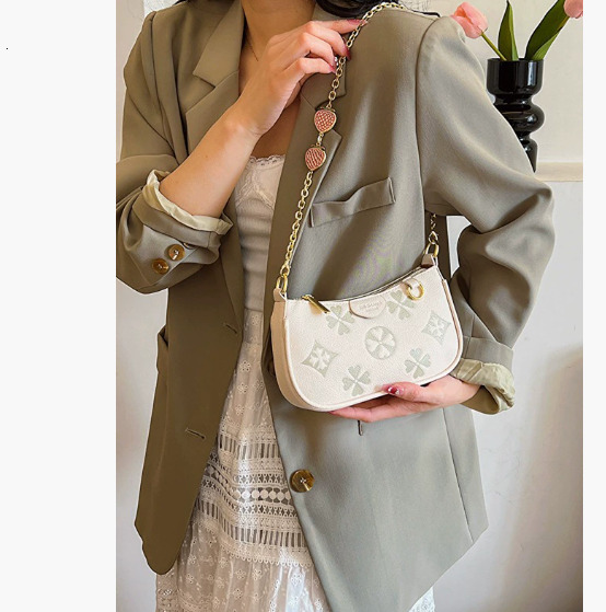 Elegant Shoulder Bag: Premium Women's Crossbody Handbag with Secure Wallet Compartments - Versatile Metal Accents swissmilitary