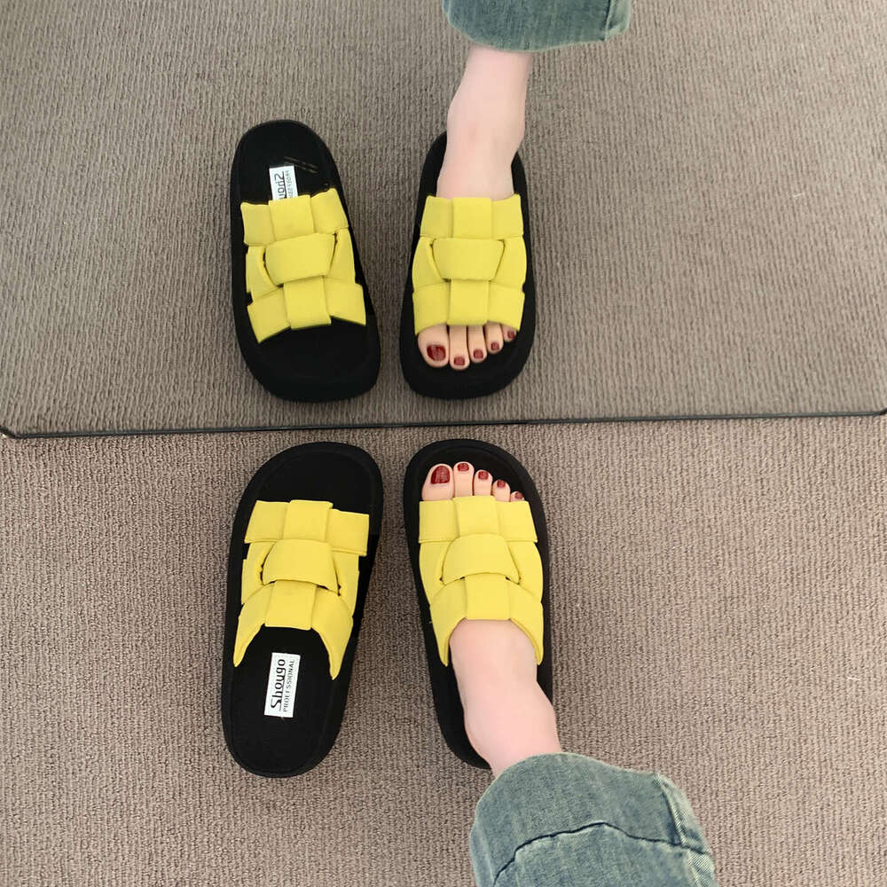 2025 New Women's Summer Outdoor Wear Thick Sole Height-Increasing Casual Beach Slide designer shoes Sandals with Skirt