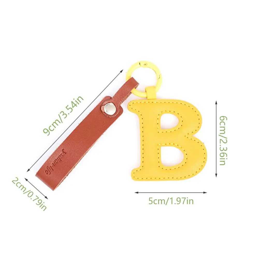 Creative 26 Letter Keychain PU Leather Alphabet Car Key Holder Business Bag Pendant for Women Jewelry Accessories G250802