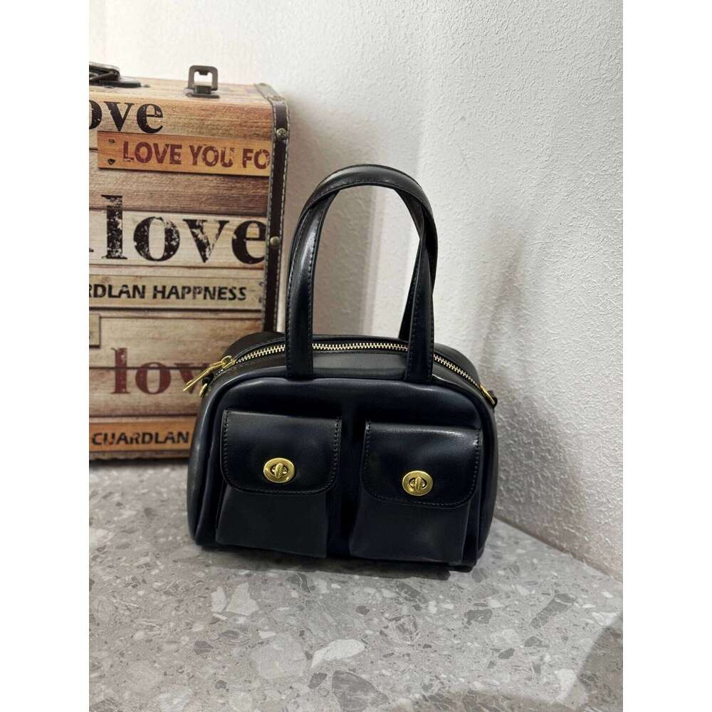 NEW Vintage Spicy Girl Style Multi-Pocket Underarm Women's Bag Niche Design Single Shoulder Motorcycle Soft Leather Handbag