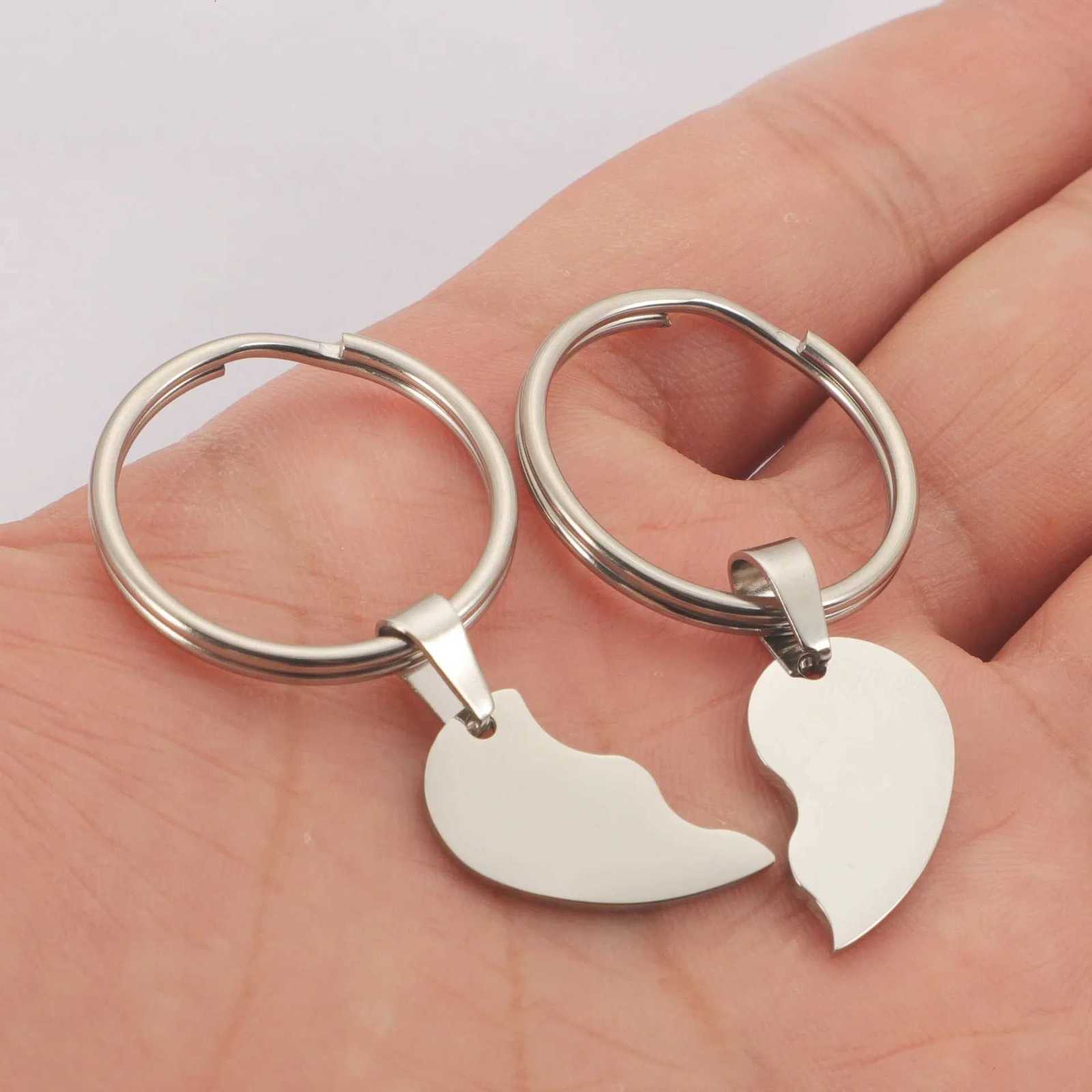 10 pairs lot Broken Heart Pendant Key Chains for Women Couple Street Style Fashion Jewelry Bag Pendant Gift G250802