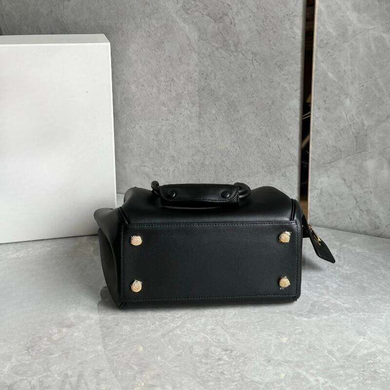 Women Designer Cowhide Leather Shoulder Bag High Quality Ladies Famous Brand Handbag Large Capacity Bags 2025 Fashion