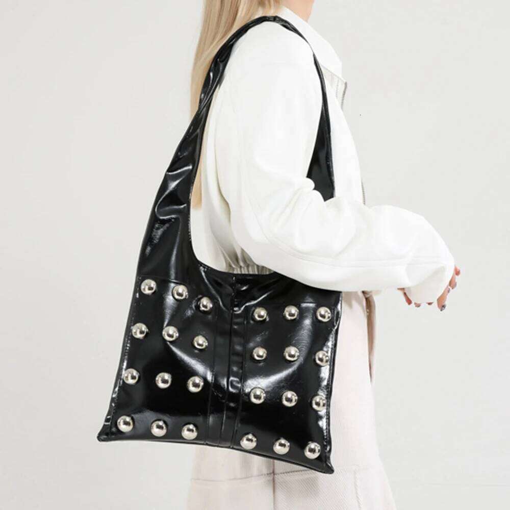 Fashion Rivet Shoulder Soft PU Leather Tote Bags For Women 2025 High Quality Handbag And Purses NEW Female Clutch Bucket Bag