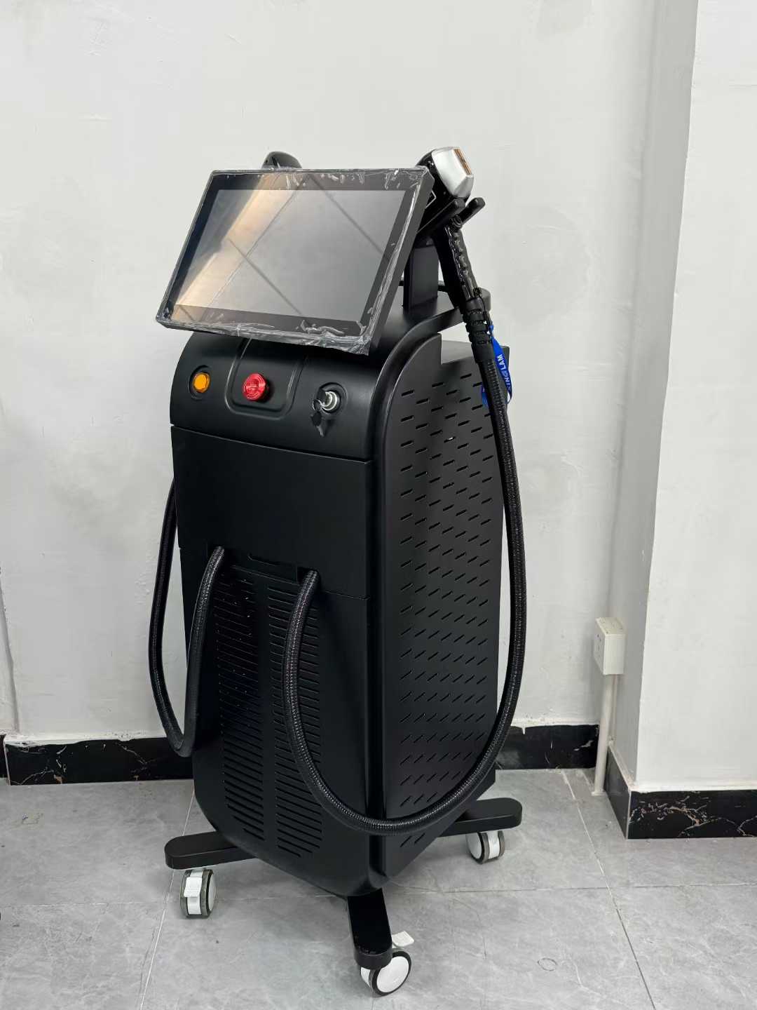 3 Waves S0oPRONO Diode Laser 3500W Hair Removal Ice Titanium Facial Painless Electric 755nm 808nm 1064nm Triple Wavelength Beauty Device Metal Material Machine