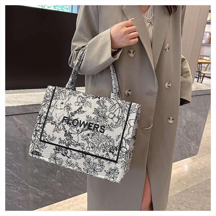 Vintage Embroidered Tote Bag - Retro Canvas Shoulder Bag for Women, Spacious Medium Purse with Classic Print