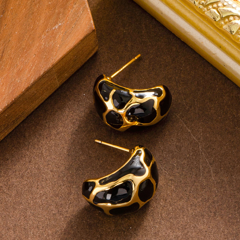 Fashion Melad Style Oil Drop Irregular Pattern Earrings for Women Light Personality Stylish Sier Needle Ear Jewelry