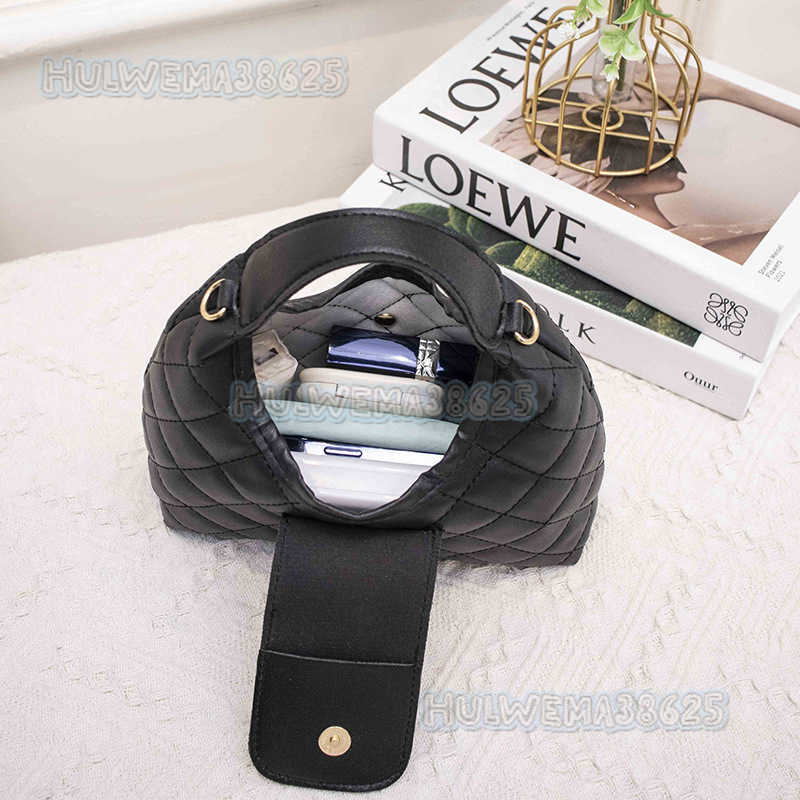 2025 Embroidered Quilted Handbag Fashion Trendy Shoulder Bag Wide Strap Crossbody Womens Bag H250804