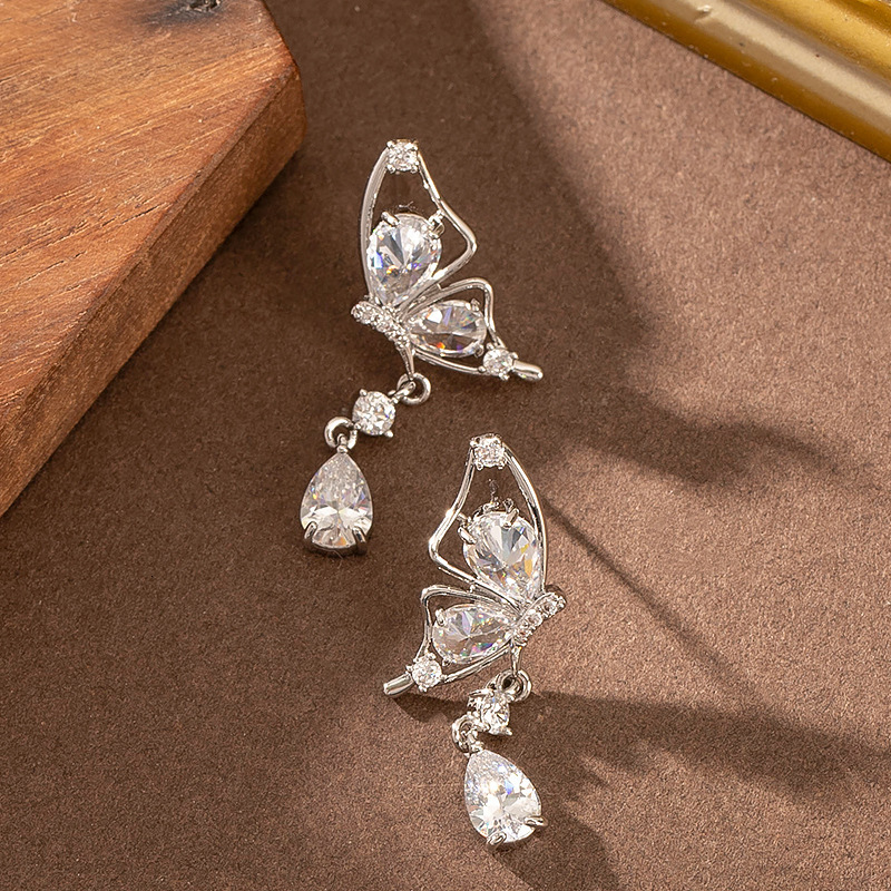 Korean Version New Fashion Super Fairy Exquisite Inlaid Zircon Butterfly Earrings for Women Versatile Elegant High-end Sier Needle Ear Jewelry