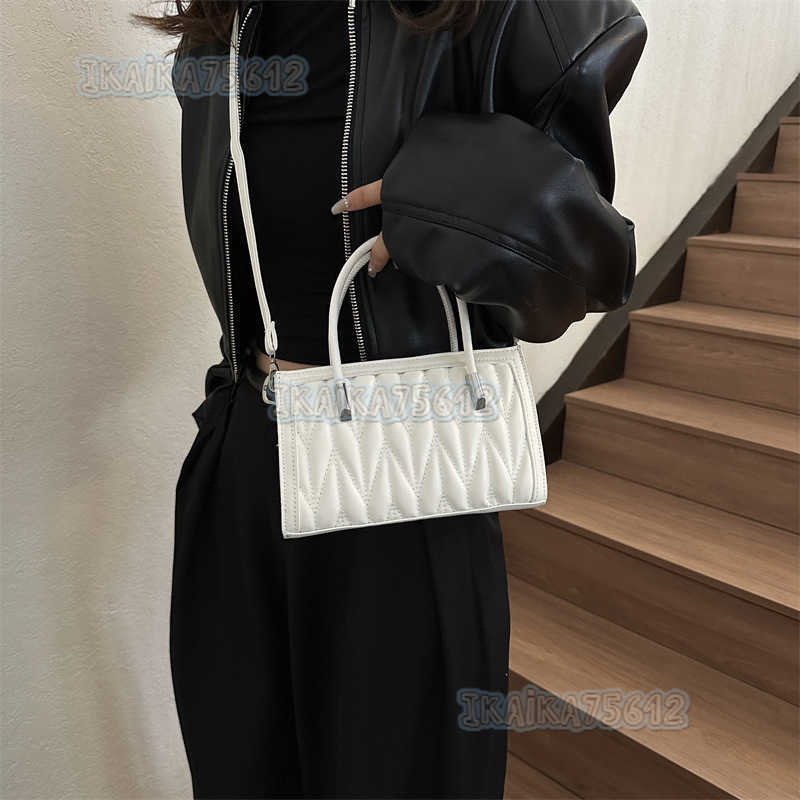Handbag Women 2025 Autumn New Fashion Small Square Bag Womens Simple Fashion Single Shoulder Crossbody Bag H250804