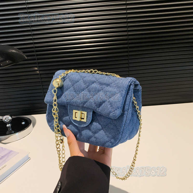 Fashion Bag for Women 2025 New Trendy Texture Beautiful Stylish Small Square Bag Simple Niche Design Single Shoulder Crossbody Bag H250804