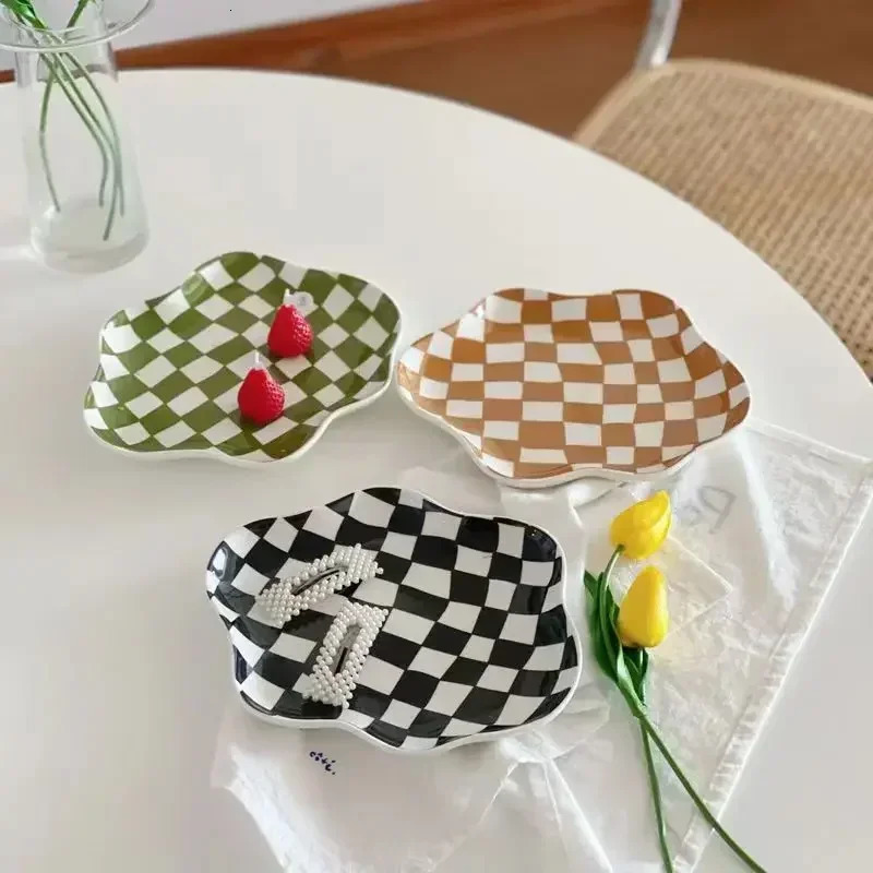 Retro Checkerboard Ceramic Plate Jewelry Storage Dessert Home Decoration Dinner Tableware 250708