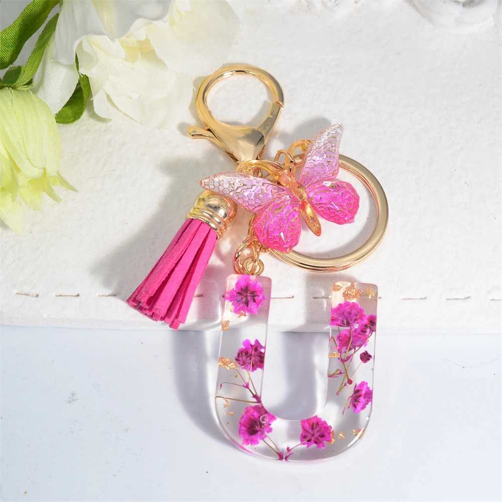 Exquisite Pink Dry Flower Resin 26 Initial Keychain Butterfly Tassel Pendant A to Z Keyring for Women Valentines Day Gift G250802