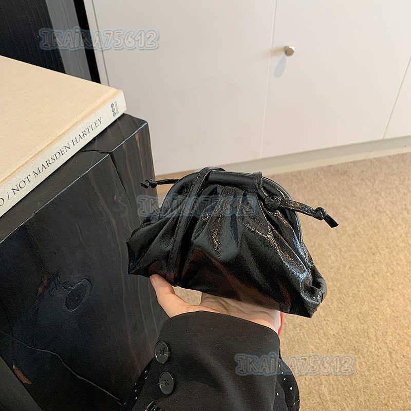 Fashion Summer Elegant Crossbody Bag Niche Small Bag Womens Bag 2025 New Simple Pleated Shell Bag H250804