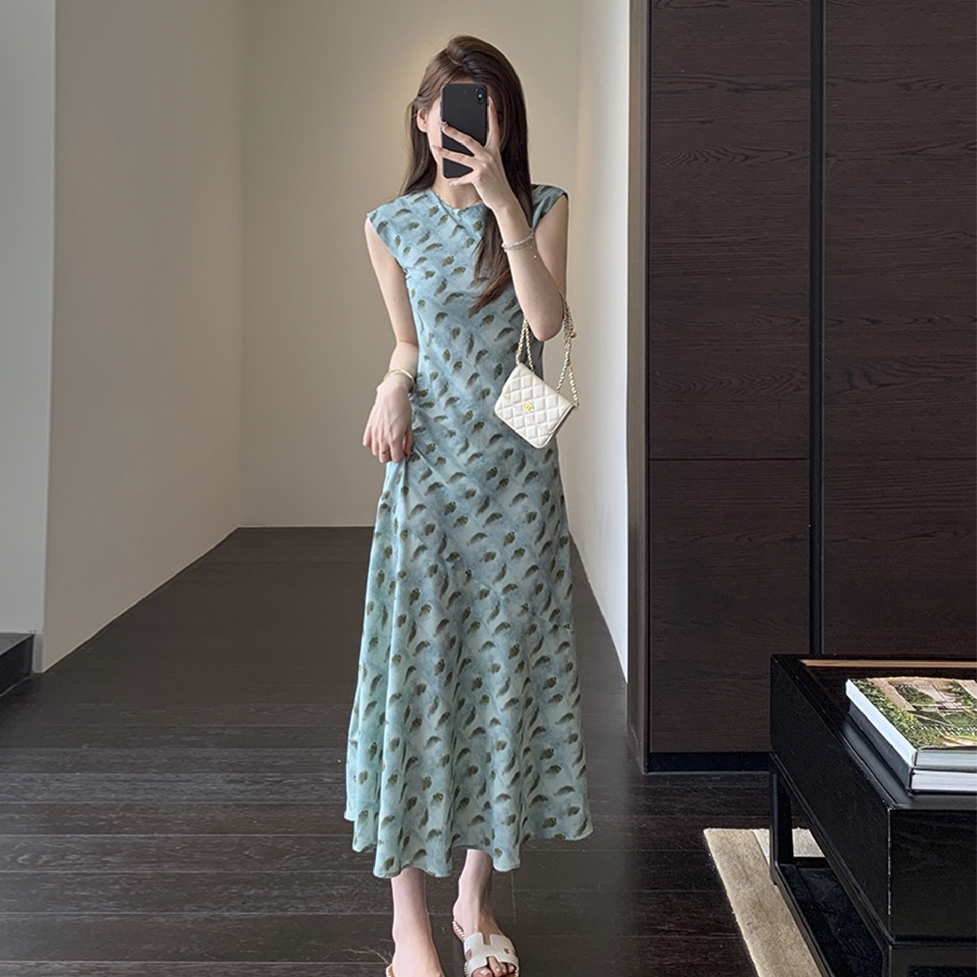 2025 Summer Lightweight Invisible Super Slim Cool Elegant Soft Round Neck Small fashion Bubble Sleeve Dress Summer Peacock Blue New Designer Dress