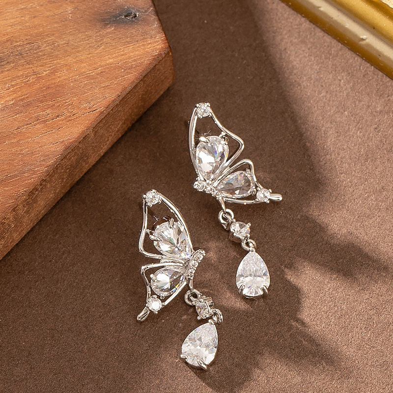 Korean Version New Fashion Super Fairy Exquisite Inlaid Zircon Butterfly Earrings for Women Versatile Elegant High-end Sier Needle Ear Jewelry
