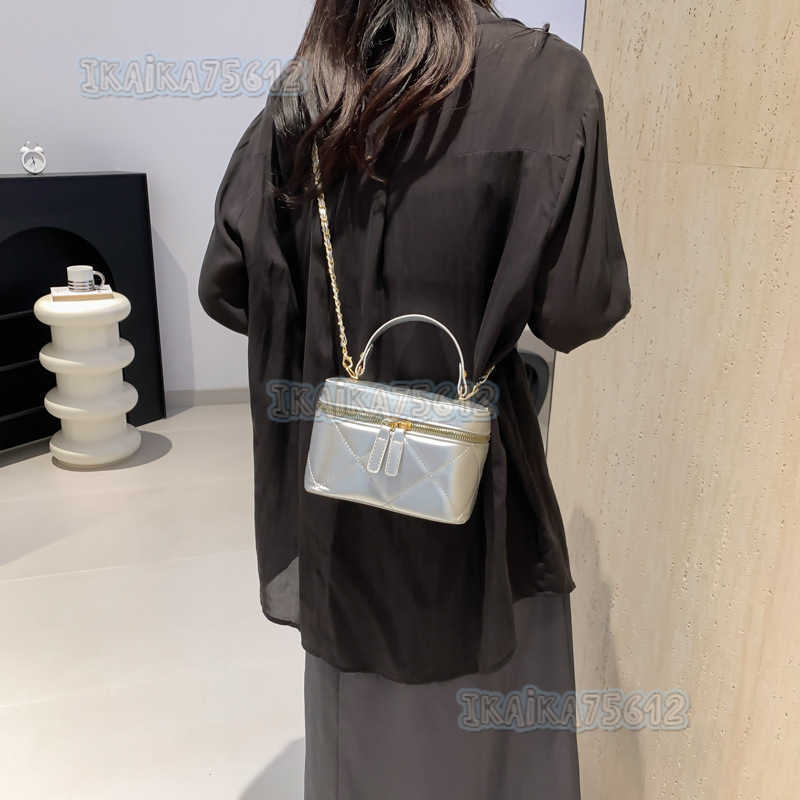 Trend Beautiful Small Bags for Women Spring/summer 2025 New Fashionable and Unique Trendy Crossbody Bags Handheld Bucket Bags H250804