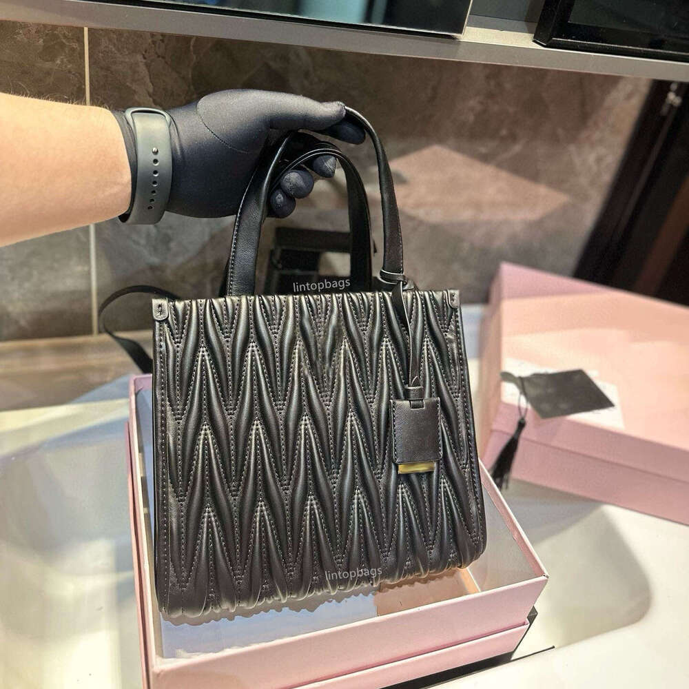 tote bag Square Fashion Shoulder Bags Bowling Bag Womens Luxury Handbags Cross Bodys Cosmetic Bag Mens Designer Genuine Leather Clutch Travel Bags shopping bag