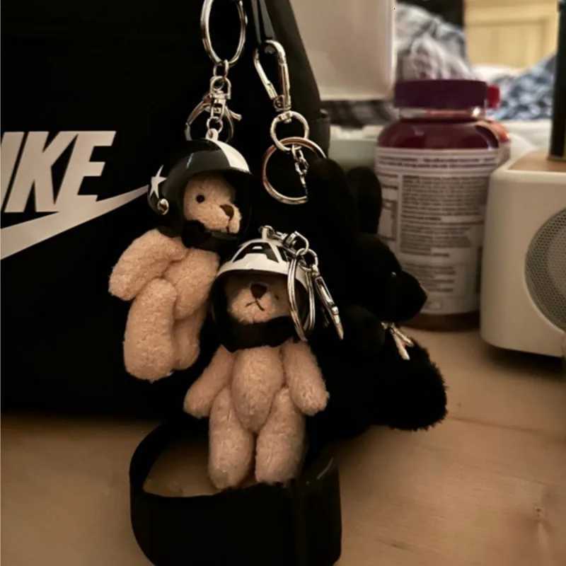 ute Cartoon Helmet Bear Keychain Suitable for Hanging Mobile Phones Bags and Fashionable Pendants for Keys G250802