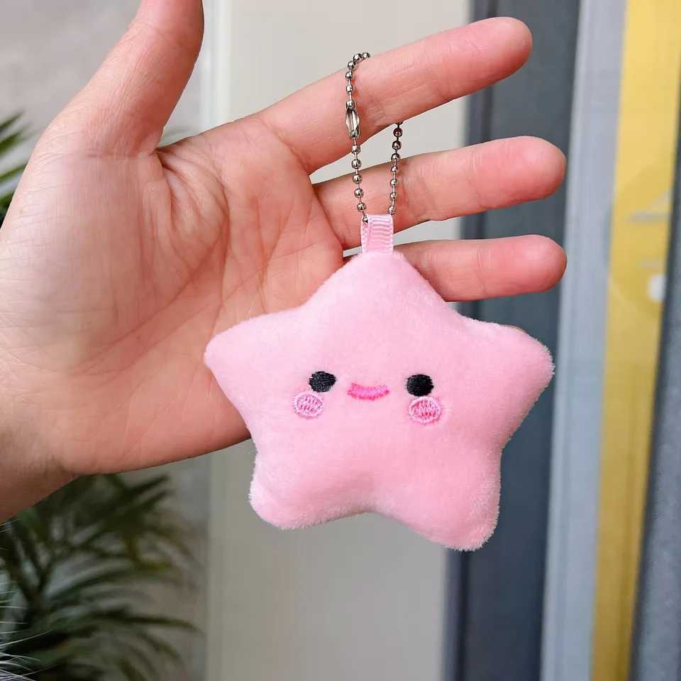 ute Stars Plush Keychain Small Toy Doll Girls Fluffy Soft Stuffed Backpack Bag Pendant Car Key Rings Funny Squeak Accessories G250802