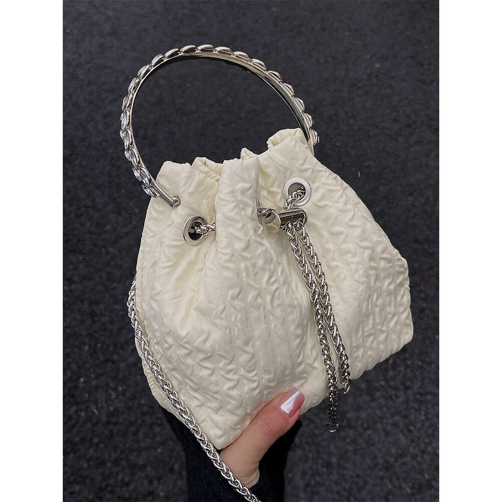 Korean Style Rhinestone Chain Handbag Fashion High-end Drawstring Bucket Sweet Niche Crossbody Bag for Women