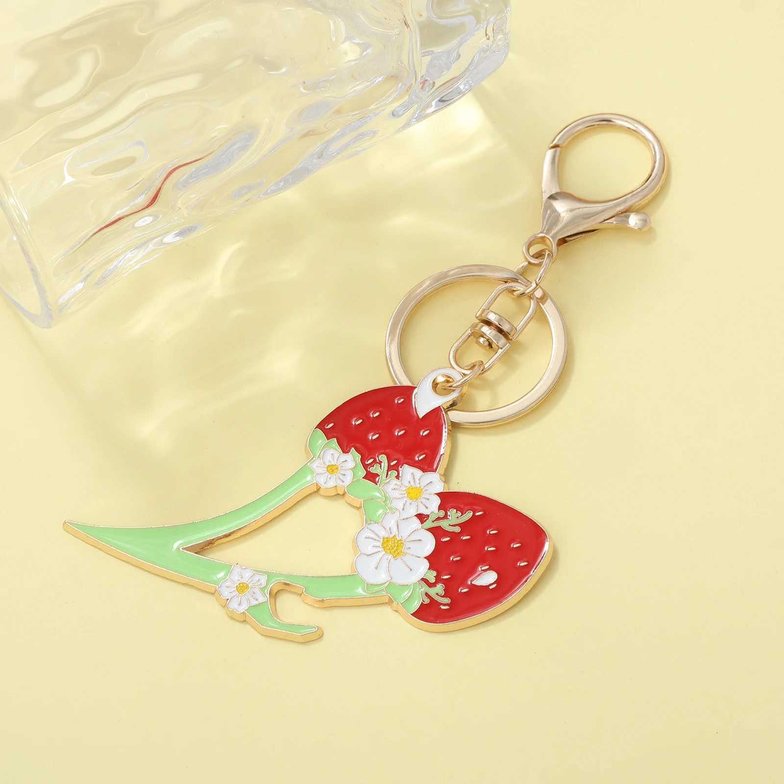 Fashion Cute Womens Self Defense Strawberry Keychain Bag Charm Keychain Safety For Women Accessories Gift Set For Girlfriend G250802