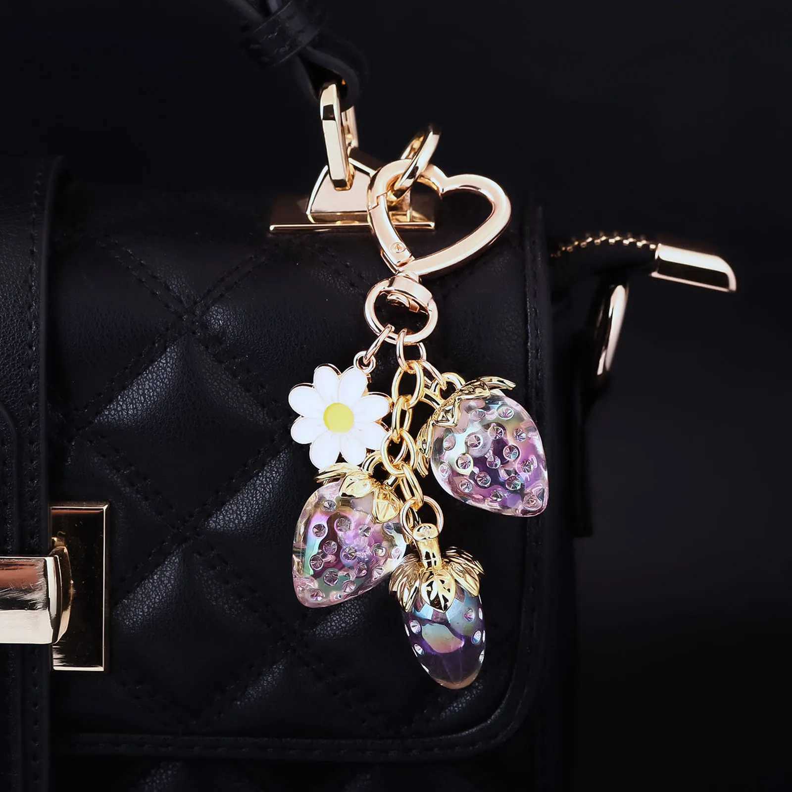 ute Strawberry Bag Pendant Keychain Kawaii Heart Flower Daisy Key Chain for Women Girls Bag Purse Pendant Accessories Gift G250802