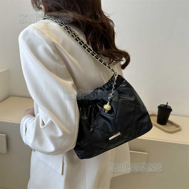 Trendy Bags 2025 Summer New Fashion Casual Commuter Shoulder Bag Simple Fashion Casual Tote Bag H250804