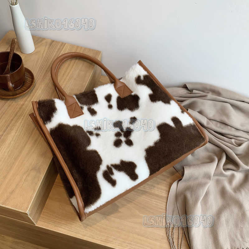 Plush Bag Womens Large Capacity 2025 New Fashion Autumn and Winter Versatile Fashion Plush Shoulder Bag College Student Tote Bag H250804