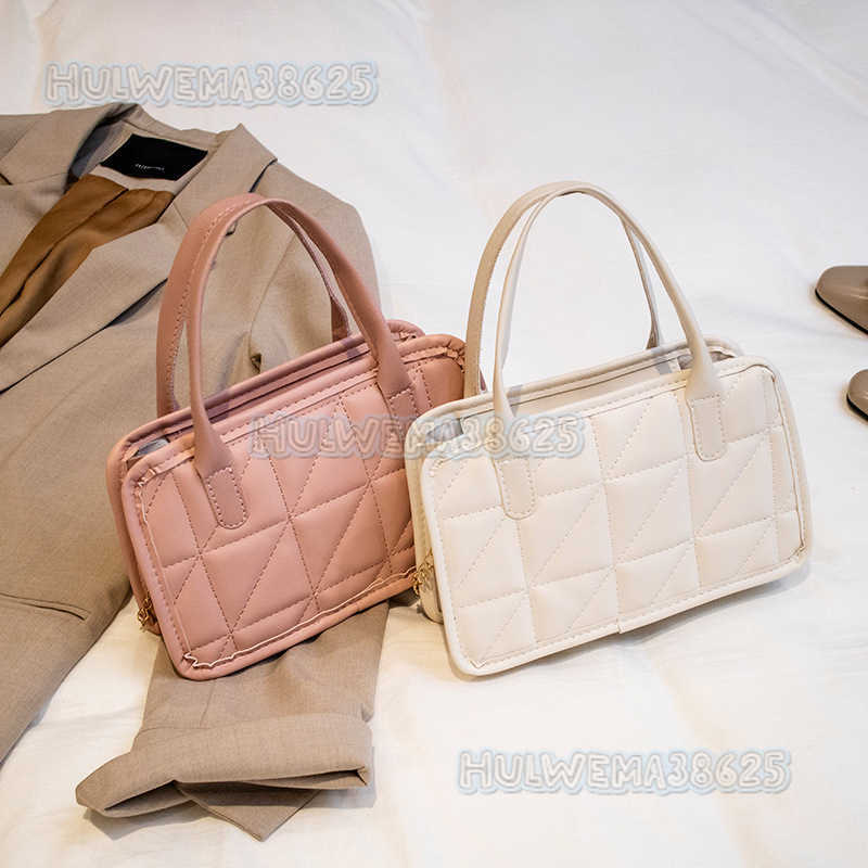 Womens Bag 2025 Fashion New Womens Handbag Pillow Bag Womens Quilted Chain Embroidered Bag H250804