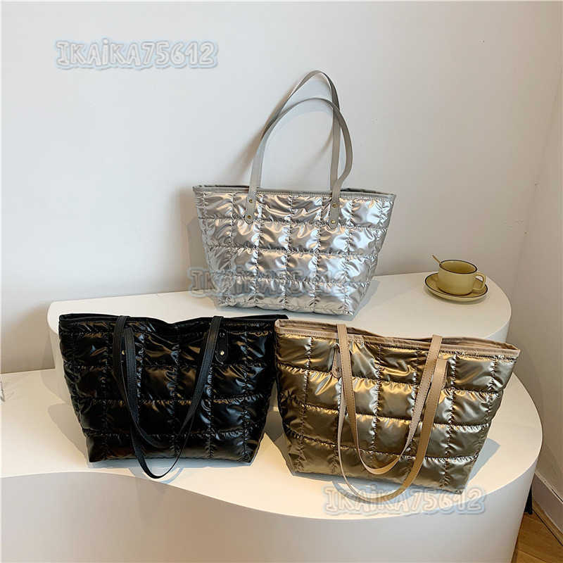 Womens Large Capacity Bag 2025 New Winter Niche Texture Shoulder Bag Fashion Simple Commuter Tote Bag Large Bag H250804