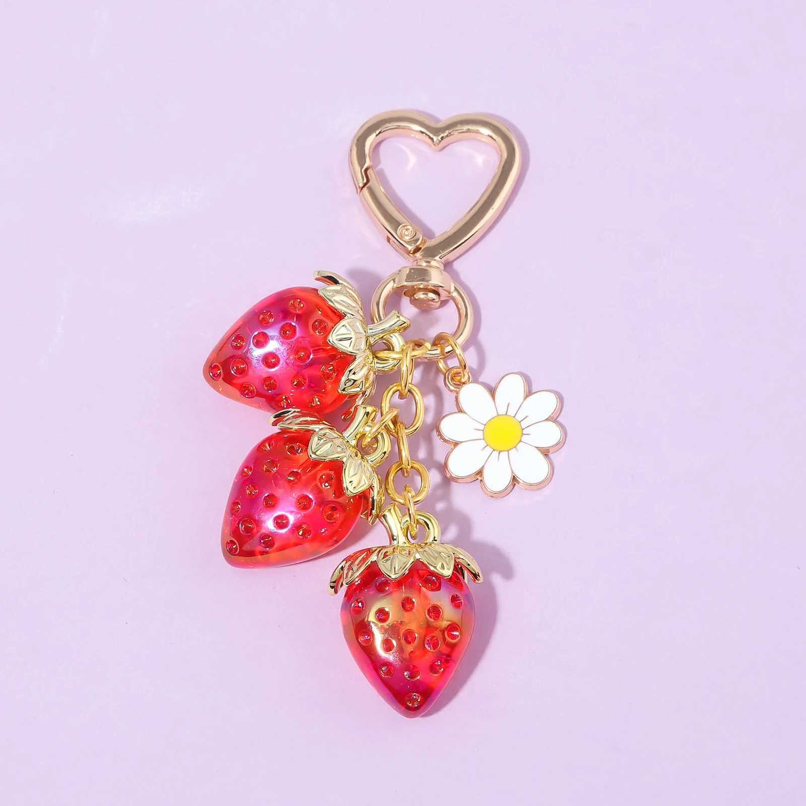 ute Strawberry Bag Pendant Keychain Kawaii Heart Flower Daisy Key Chain for Women Girls Bag Purse Pendant Accessories Gift G250802
