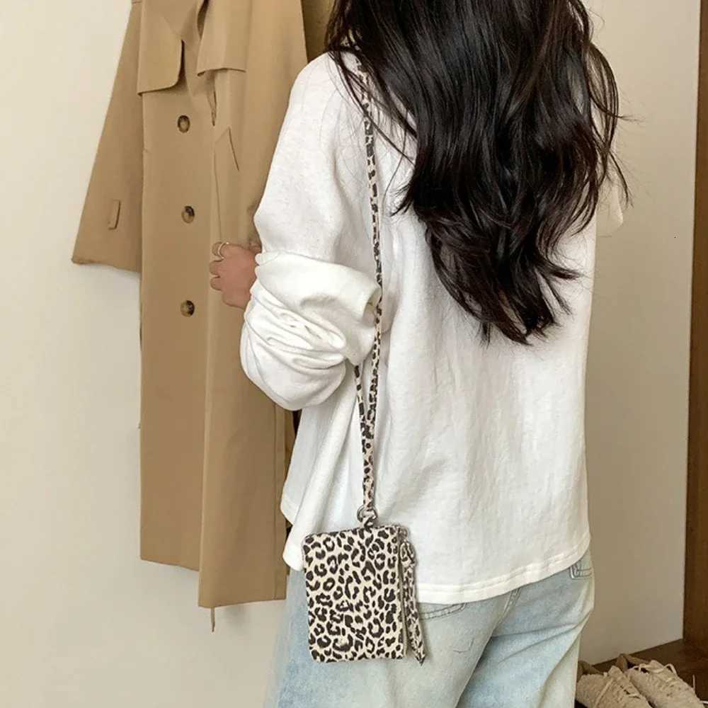 Leopard Print Suede Coin Purse Portable Lipstick Key Bag Women Shoulder Bag Mini Storage Bag Small Wallet Travel Mini Purse 2025 G250802