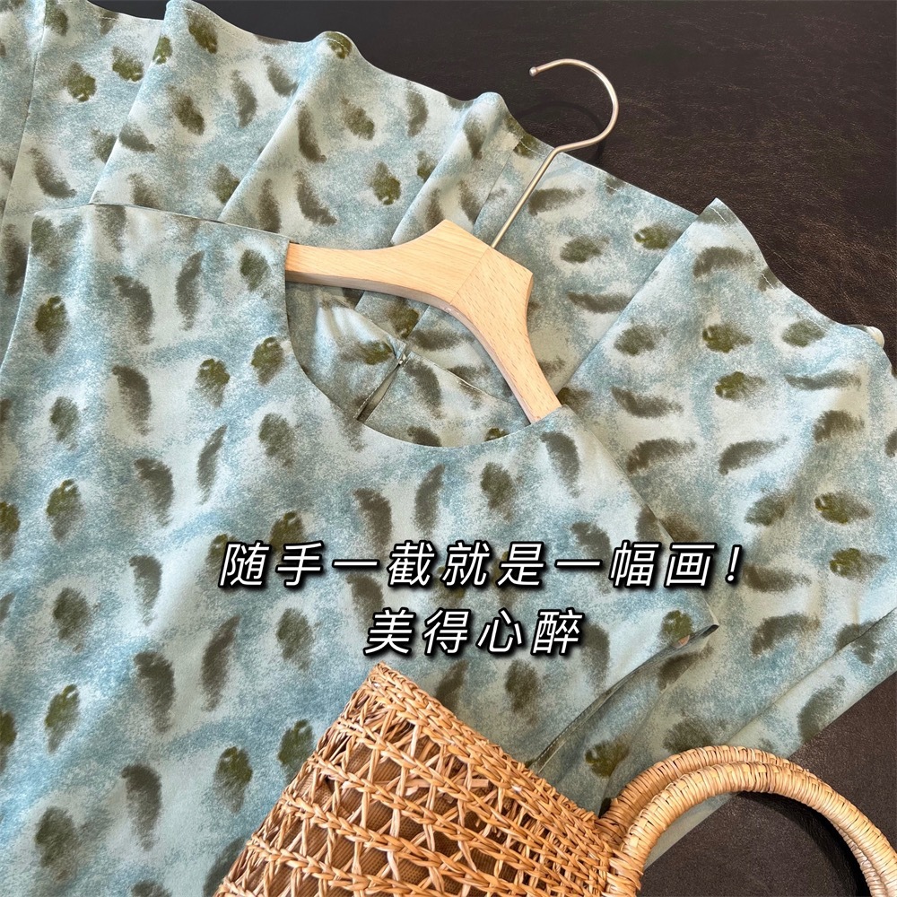 2025 Summer Lightweight Invisible Super Slim Cool Elegant Soft Round Neck Small fashion Bubble Sleeve Dress Summer Peacock Blue New Designer Dress