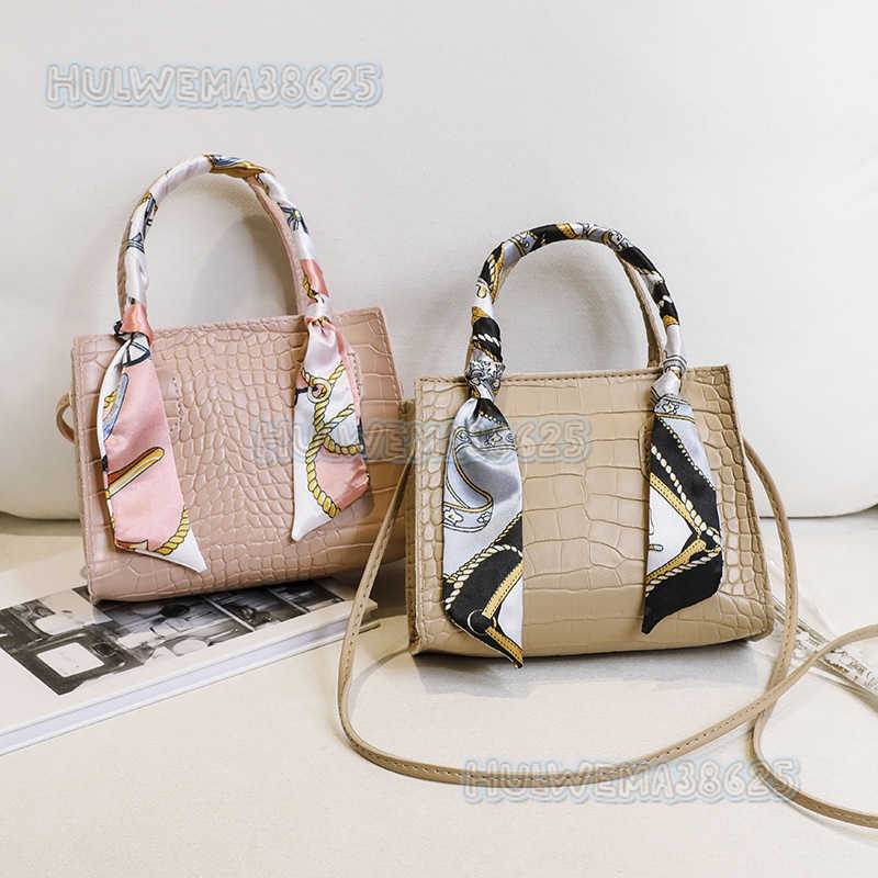 Womens Crocodile Pattern Handbag 2025 Autumn Winter New Single Shoulder Crossbody Coin Bag Trendy H250804