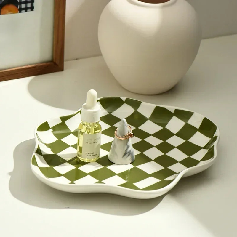 Retro Checkerboard Ceramic Plate Jewelry Storage Dessert Home Decoration Dinner Tableware 250708