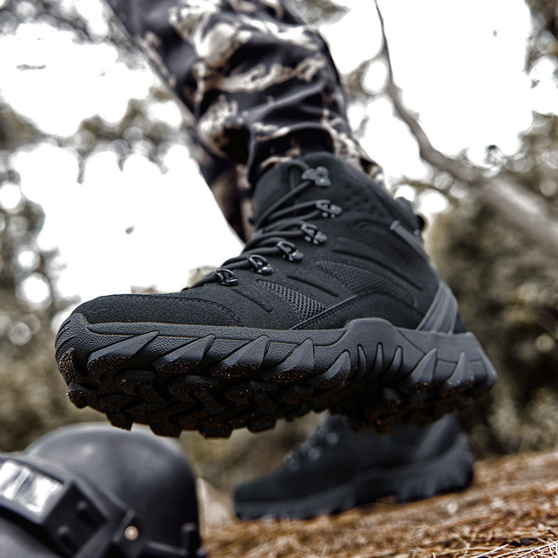 702- Men's waterproof and wear-resistant outdoor hiking shoes, anti slip assault shoes, men's off-road climbing sports combat boots