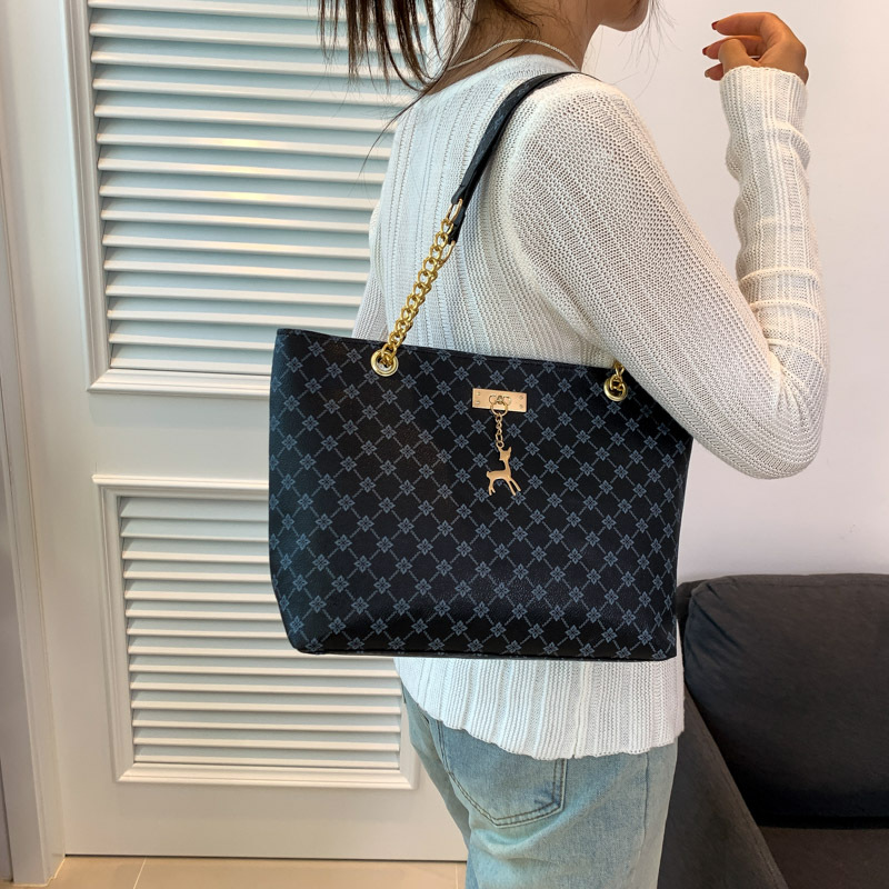 Retro commuting texture chain shoulder bag female spring new style all-match underarm bag tote bag female bag