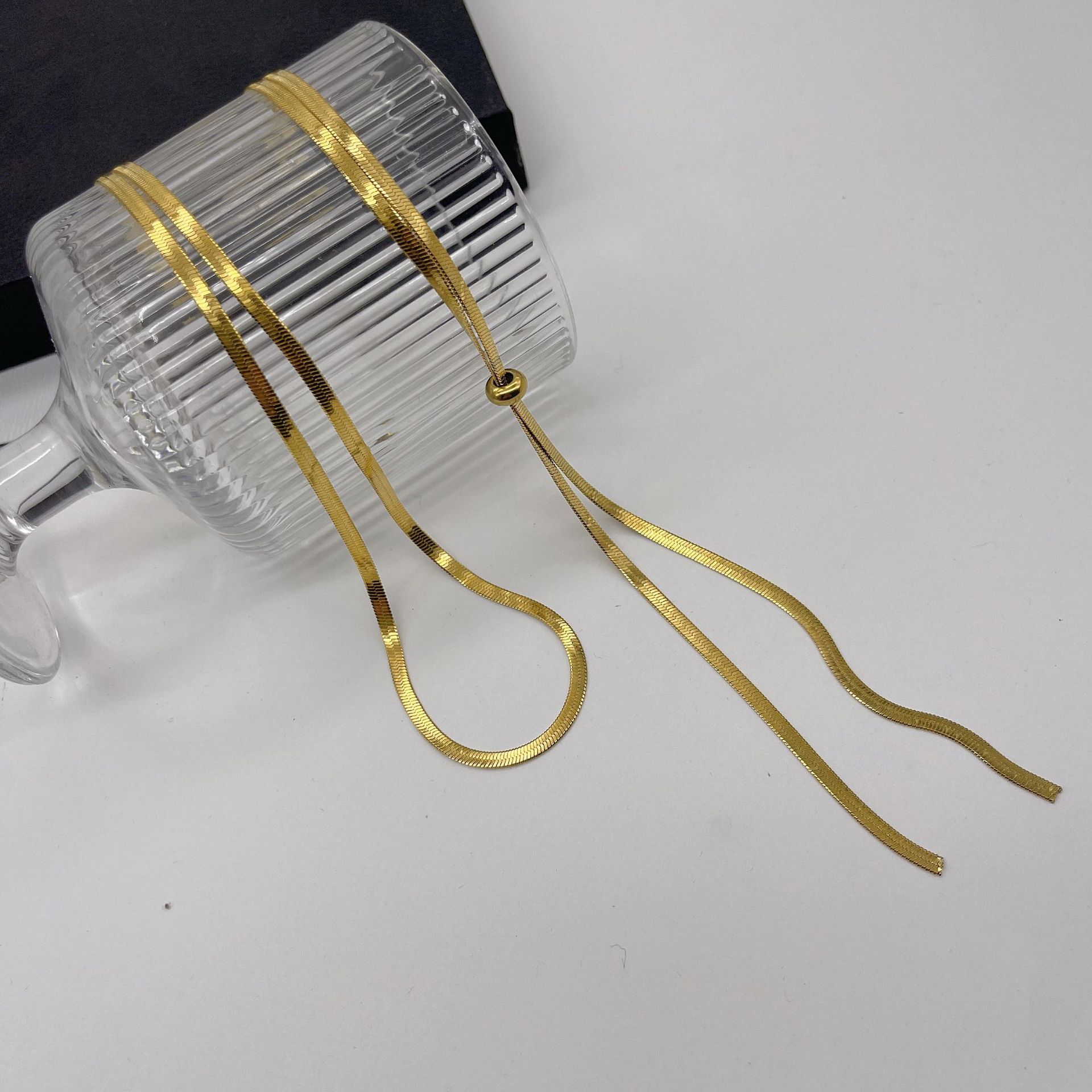 Free Shipping 2025 New Designer Jewelry Season Snake Bone Chain Sweater Necklace For Women Elegant Niche High-end Adjustable Necklace Accessory Versat