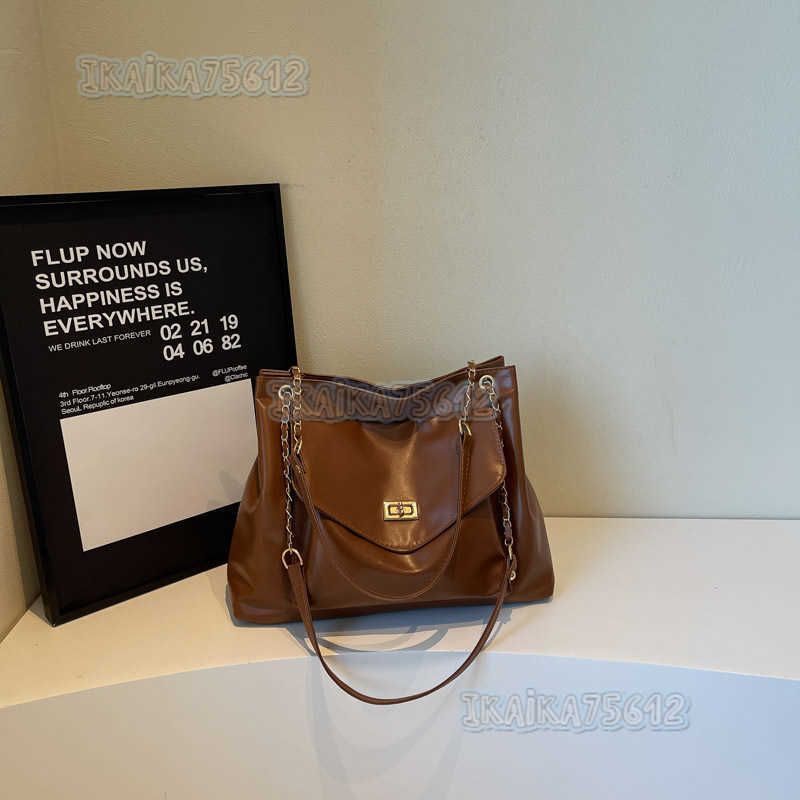 Casual Chain Single Shoulder Crossbody Bag Simple Large Capacity Bag for Women 2025 Winter New Style Commuting Tote Bag H250804