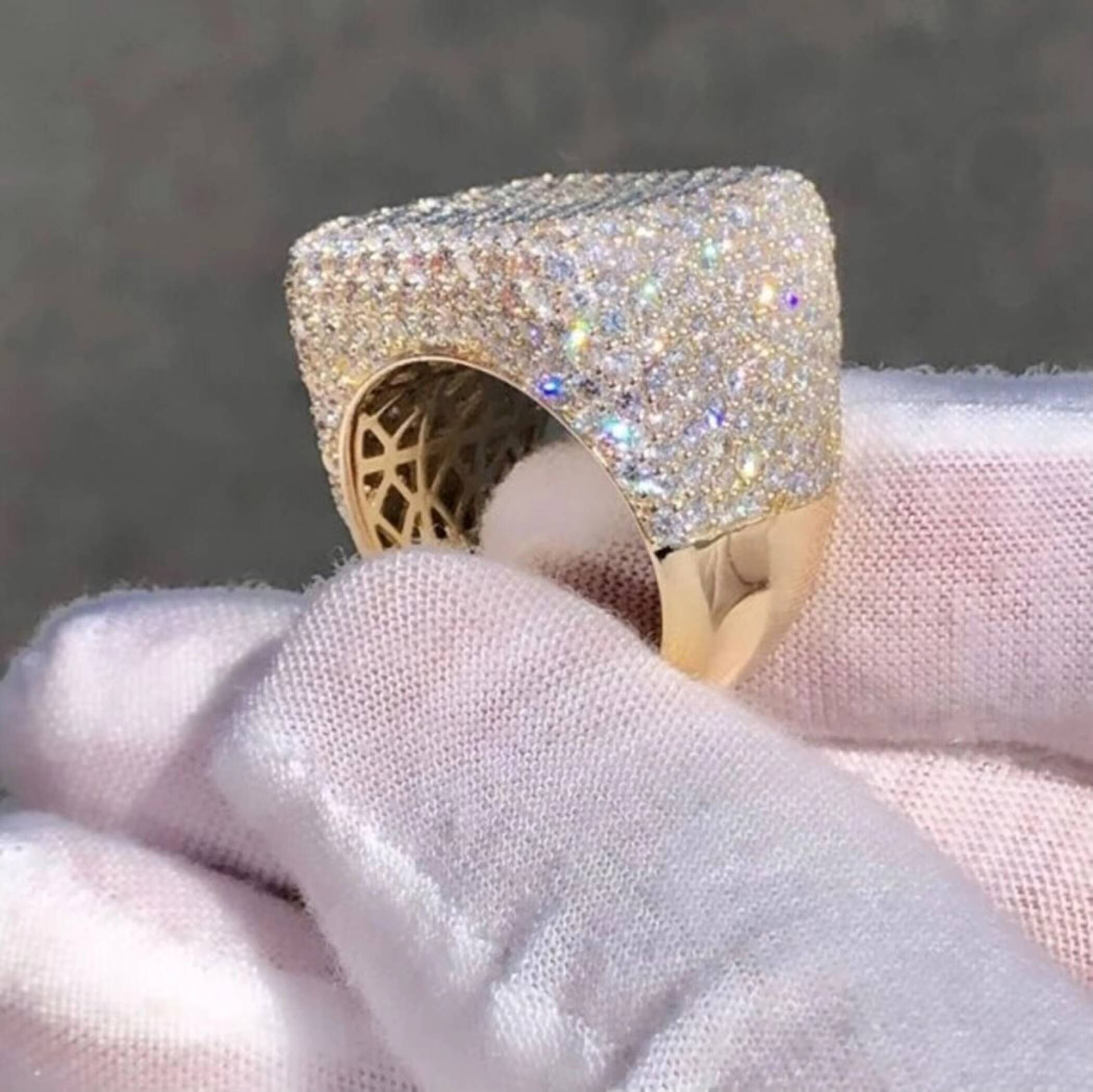 Hip Hop Jewelry Ring Brilliant Round Cut Moissanite Mens Iced Out Ring 925 Sterling Silver Luxurious Style Rappers Pinky Ring