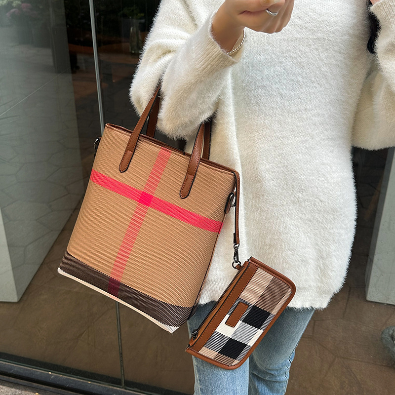 new genuine leather plaid large-capacity tote bag with a detachable small bag versatile stylish and exuding a sense of luxury Shoulder and crossbody b