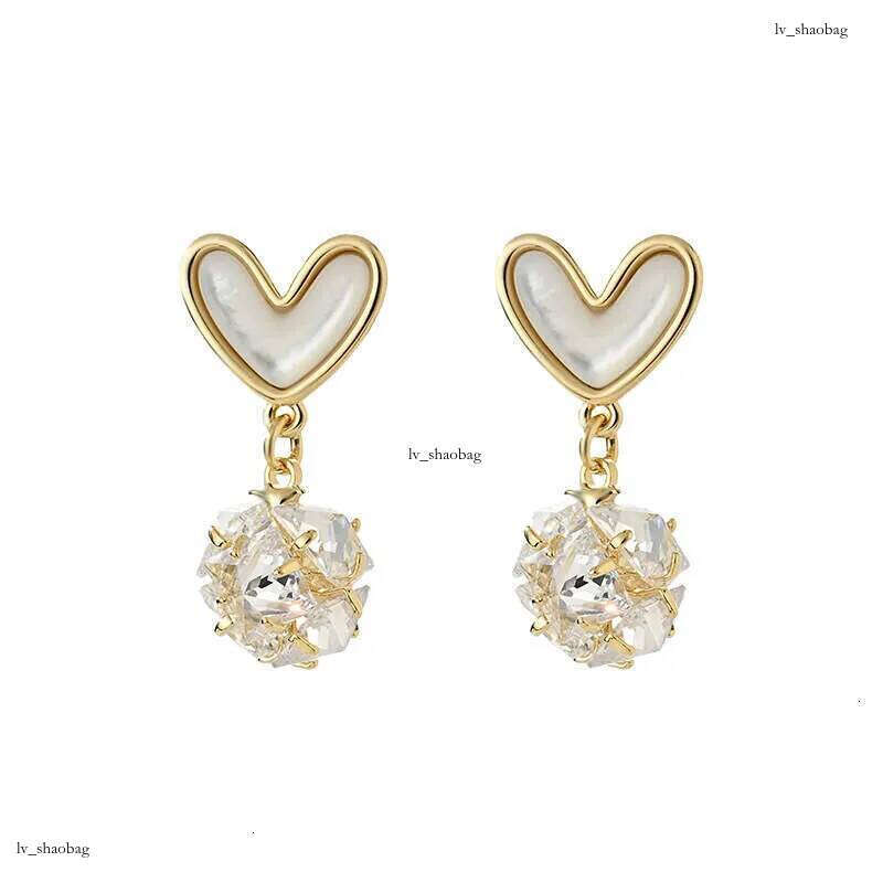DHCollections Spring Summer Zircon Flower Stud Korean Fashion High-End Mother-of-Pearl Heart Design - 14K Gold Plated Needle Earrings for Women