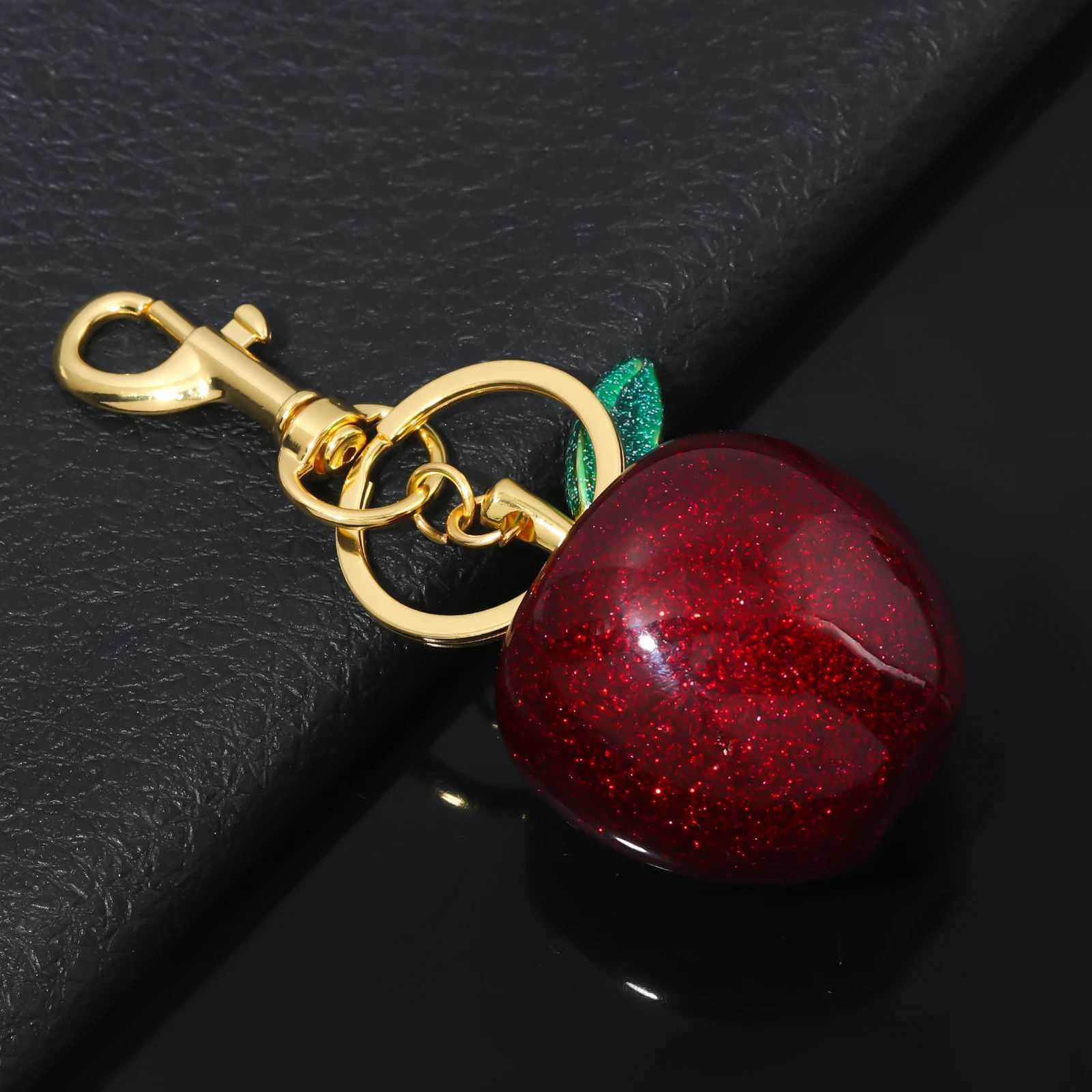 Fashion Apple Keychain Cute Crystal Red Apple Pendant Keyring For Backpack Decoration Exquisite Accessories Gifts G250802