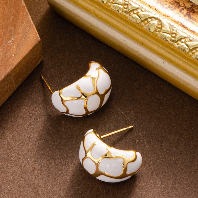Fashion Melad Style Oil Drop Irregular Pattern Earrings for Women Light Personality Stylish Sier Needle Ear Jewelry