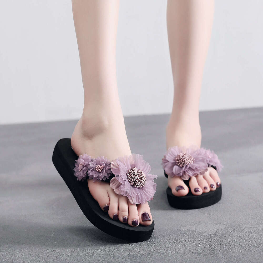 New Women's Summer Fashionable Versatile Flip-Flops Thick Sole Beach Shoes Sweet Holiday Sandals for Women