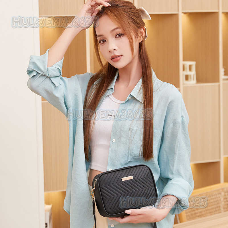 Small Bag 2025 Embroidered Thread Bag Fashionable Camera Bag Wide Shoulder Strap Simple Single Shoulder Crossbody Bag Womens Bag H250804