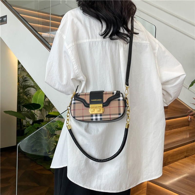 Designer bag Shoulder Bags Women Luxury Crossbody Bags Phone Bag Commuter Bag and Women's Casual Single Metal Classic Luxurious Shoulder Bags Mes