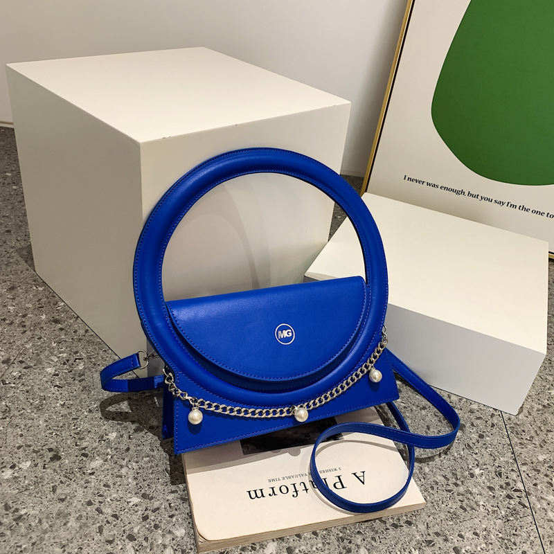 Trendy Female Chain-link Clutch Modern Handbag for Everyday Elegance