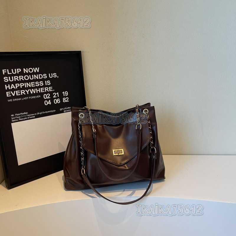 Casual Chain Single Shoulder Crossbody Bag Simple Large Capacity Bag for Women 2025 Winter New Style Commuting Tote Bag H250804