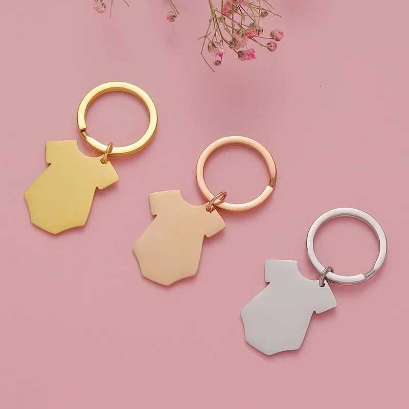 10Pcs Stainless Steel T-shirt Keychain for Boys Backpack Car Key Chains Pendant Valentines Day Gift Wholesale New Chains Jewelry G250802